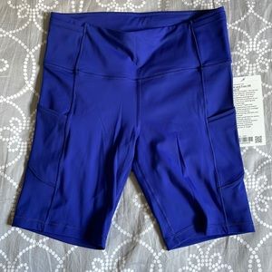 NWT Lululemon fast and free 8” short in larkspur